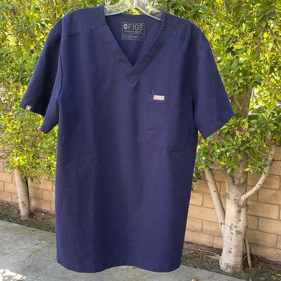 Figs Tops - Women Figs scrub top size M